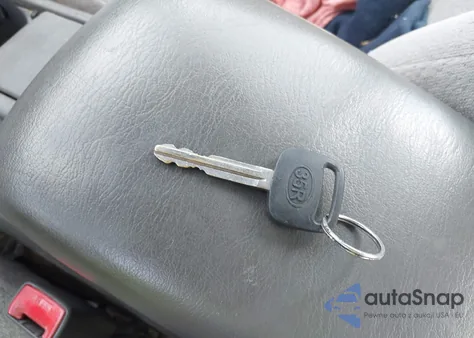 2001 Toyota Camry Le from USA, damaged, VIN 4T1BG22K61U034576